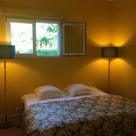 Bed and Breakfast DameChouette à Pujols  Extérieur photo