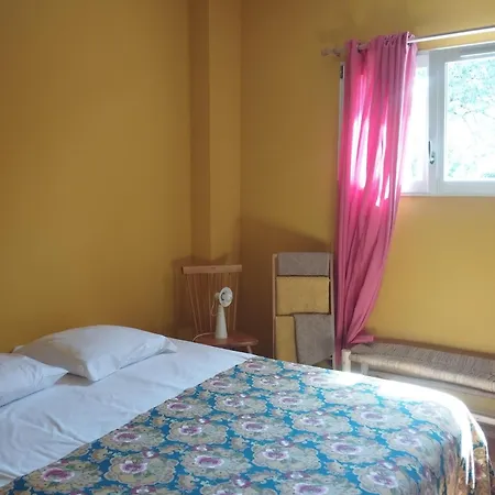 Bed and Breakfast DameChouette à Pujols  Extérieur photo